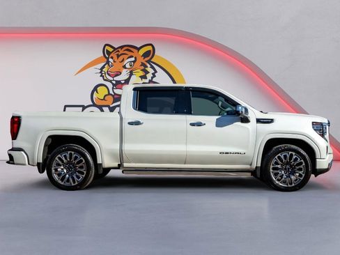 Used 2025 GMC Sierra 1500 Denali Ultimate image 4