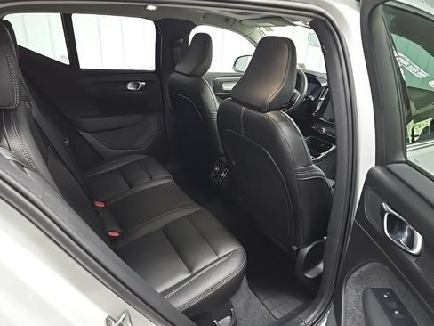 Used 2025 Volvo XC40 B5 Plus w/ Protection Package Premier AWD/4WD image 18