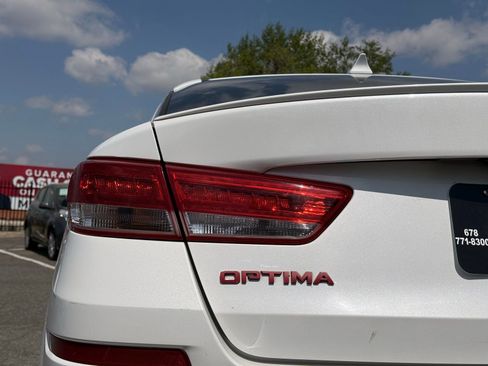 Used 2019 Kia Optima S FWD image 9
