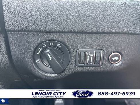 Used 2022 Dodge Charger SXT w/ Blacktop Package RWD image 19