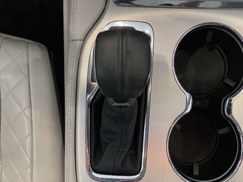 Used 2018 Jeep Grand Cherokee Summit AWD/4WD image 23