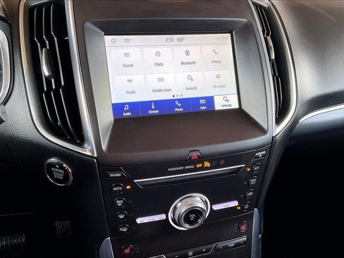 Used 2019 Ford Edge Titanium AWD/4WD image 9