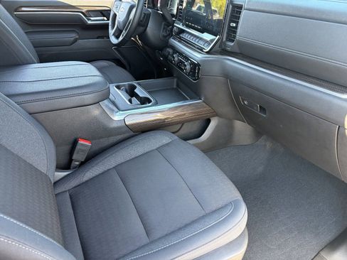 Certified 2025 Chevrolet Silverado 2500 LT w/ Convenience Package AWD/4WD image 13