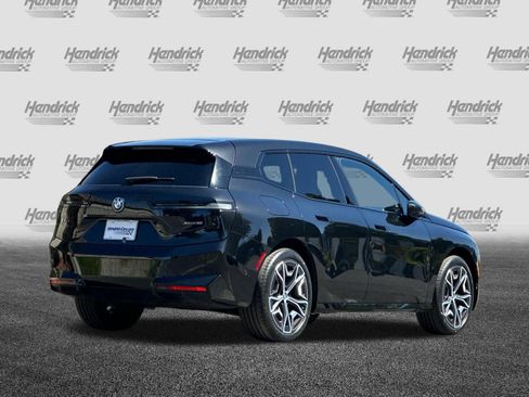 Used 2024 BMW iX xDrive50 w/ Sport Package AWD/4WD image 5