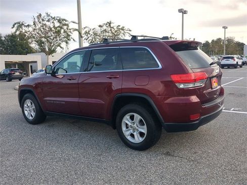 Used 2017 Jeep Grand Cherokee Laredo image 6