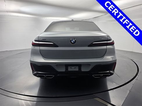 Used 2023 BMW 760i xDrive w/ Luxury Rear Seating Package image 5