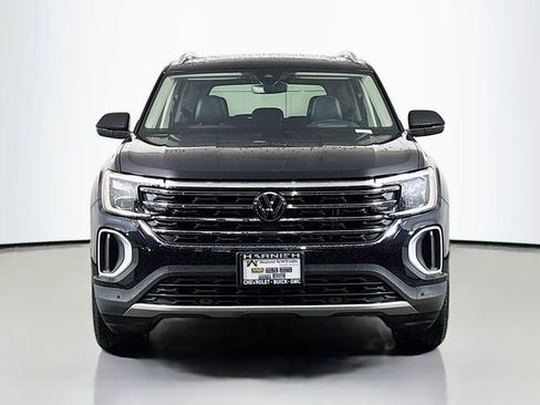 Used 2024 Volkswagen Atlas SEL image 2