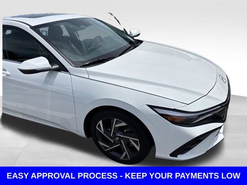 Used 2025 Hyundai Elantra Limited FWD image 1