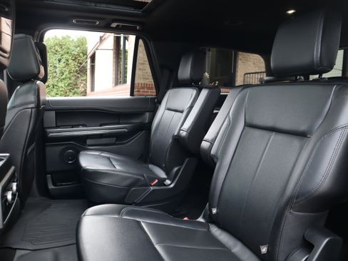 Used 2021 Ford Expedition XLT image 31