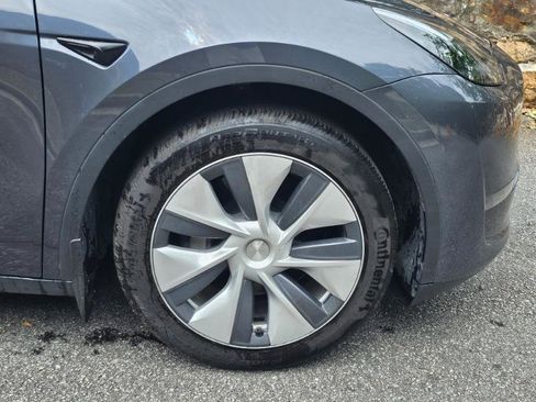 Used 2023 Tesla Model Y Long Range AWD/4WD image 17