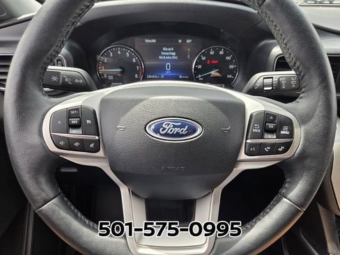 Used 2024 Ford Explorer XLT w/ Equipment Group 202A AWD/4WD image 32