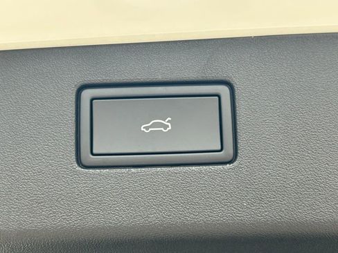 New 2026 Volkswagen Tiguan SE R-Line image 58