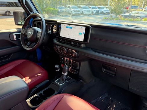Used 2024 Jeep Wrangler Unlimited Rubicon 392 image 3