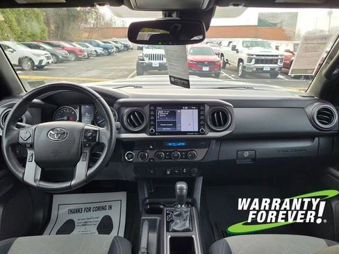 Used 2022 Toyota Tacoma TRD Sport image 10