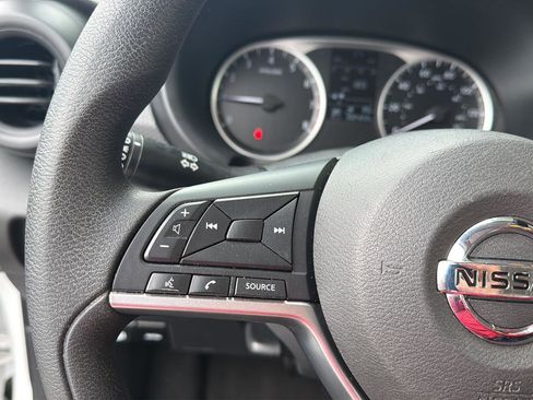 Used 2021 Nissan Kicks S FWD image 21