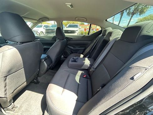 Used 2024 Nissan Altima 2.5 SV image 14