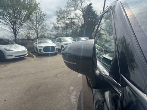 Used 2024 Nissan Pathfinder SL FWD image 39