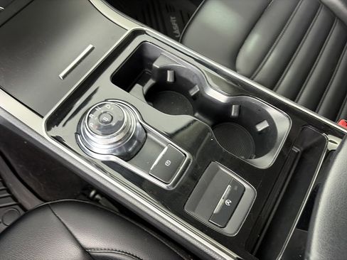 Certified 2020 Ford Edge SEL image 22