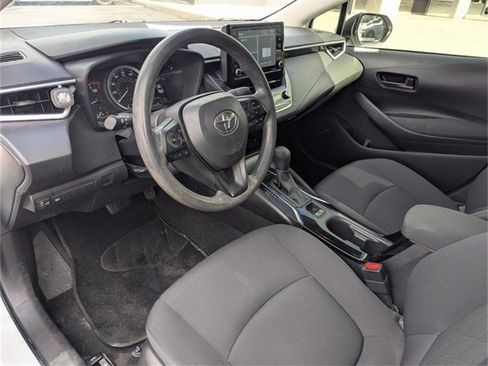 Used 2022 Toyota Corolla LE image 21