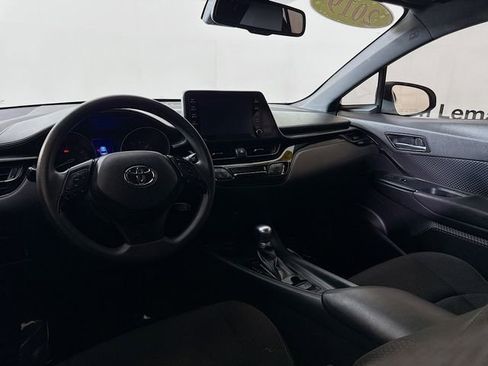 Used 2019 Toyota C-HR LE FWD image 19