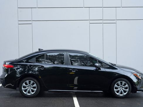 Used 2023 Toyota Corolla LE FWD image 47