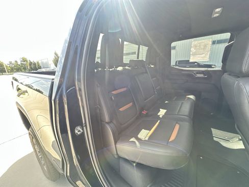 Certified 2024 GMC Sierra 1500 AT4 w/ Technology Package AWD/4WD image 28