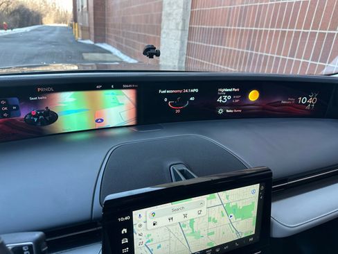 Used 2024 Lincoln Nautilus Premier image 20