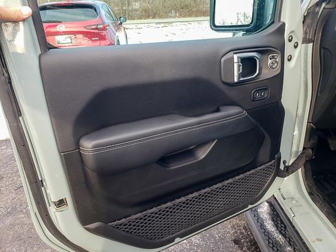 Used 2023 Jeep Wrangler Unlimited Sahara w/ Cold Weather Group image 9