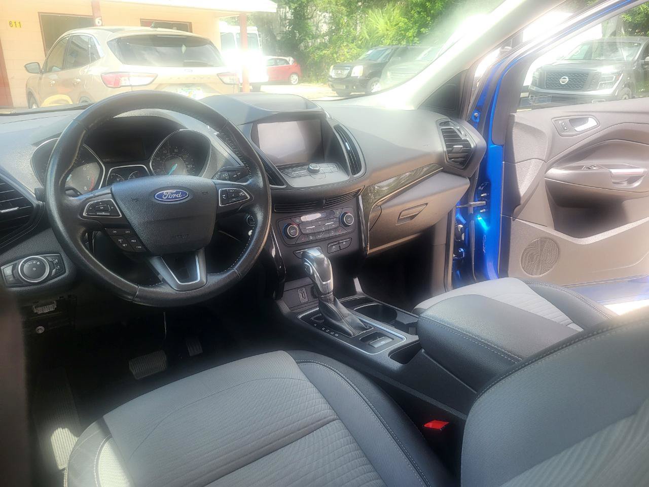 Used 2019 Ford Escape SE w/ SE Sport Appearance Package AWD/4WD image 31