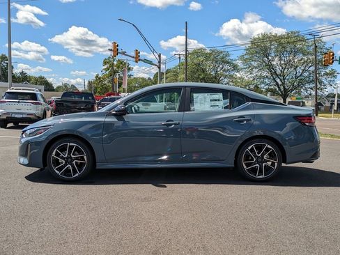 New 2025 Nissan Sentra SR w/ SR Premium Package image 4
