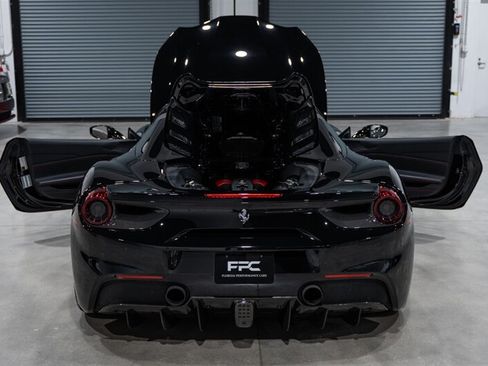 Used 2018 Ferrari 488 Spider RWD image 44