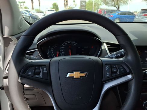 Used 2021 Chevrolet Trax LT w/ Sport Edition FWD image 19