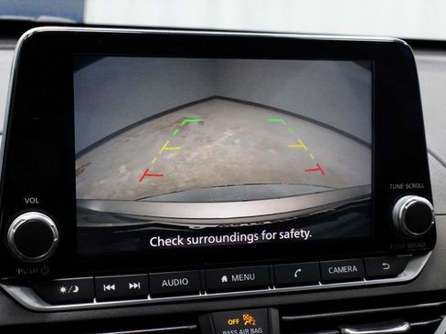 Used 2021 Nissan Altima 2.5 SV FWD image 2