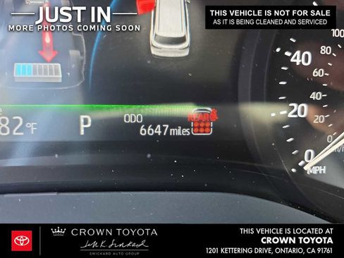 Used 2026 Toyota Sienna XLE FWD image 4