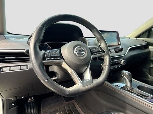 Used 2019 Nissan Altima 2.5 SR w/ SR Premium Package FWD image 12