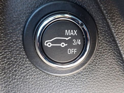 Used 2023 Chevrolet TrailBlazer RS w/ Sun and Liftgate Package image 29