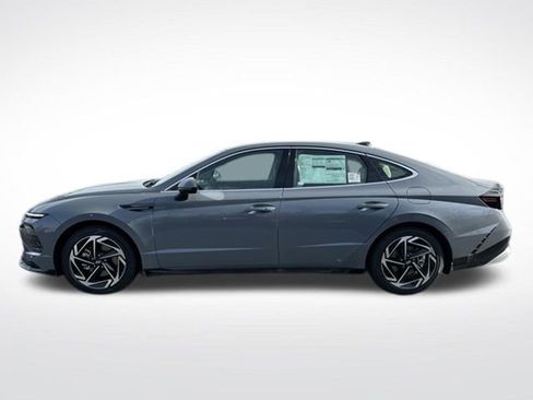 New 2026 Hyundai Sonata SEL FWD image 2