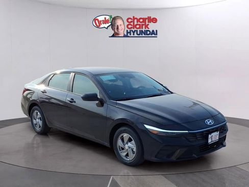 New 2026 Hyundai Elantra SE FWD image 7