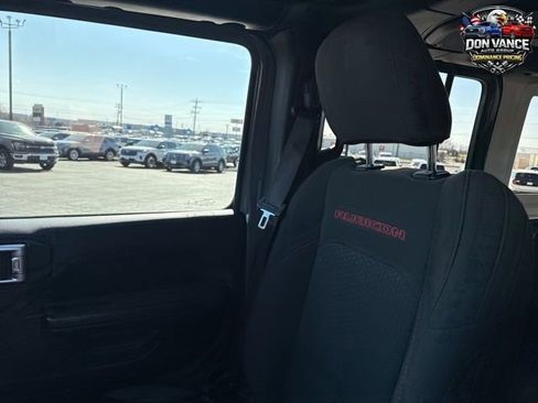 Used 2019 Jeep Wrangler Unlimited Rubicon w/ Dual Top Group AWD/4WD image 24