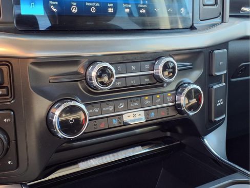 Used 2022 Ford F150 Lariat AWD/4WD image 7