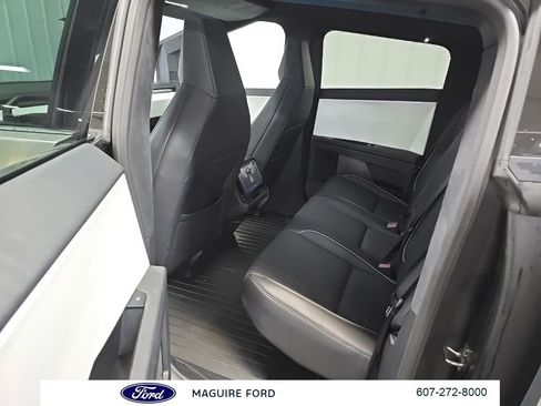 Used 2024 Tesla Cybertruck AWD Crew Cab image 36