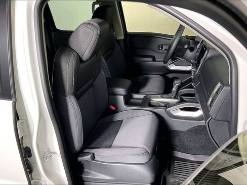 Certified 2025 Nissan Frontier SV w/ SV Convenience Package image 10