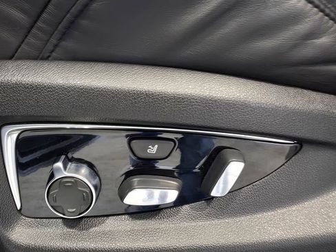 Used 2019 Cadillac Escalade Platinum AWD/4WD image 28