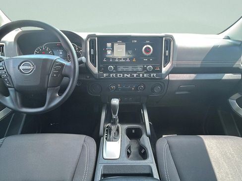Used 2025 Nissan Frontier SV RWD image 23