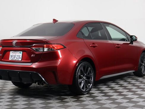 Used 2023 Toyota Corolla SE w/ SE Premium Package FWD image 4