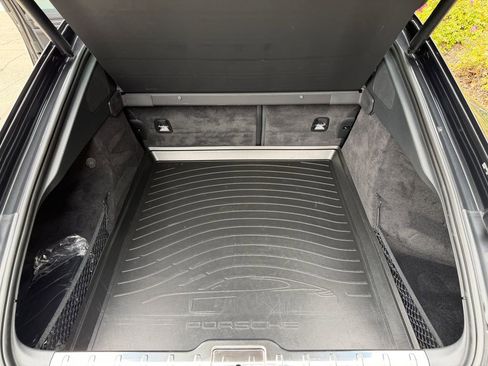 Used 2023 Porsche Panamera Platinum Edition image 35