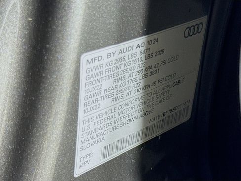 Certified 2025 Audi Q8 Premium Plus w/ Premium Plus Package AWD/4WD image 34