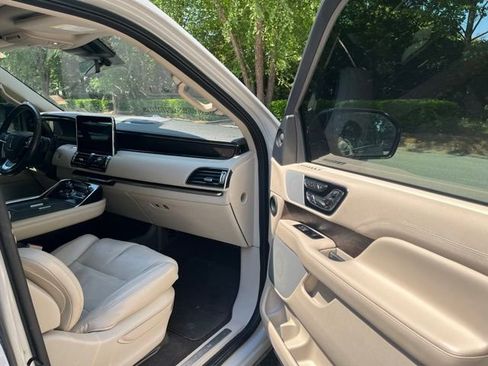 Used 2020 Lincoln Navigator Reserve w/ Luxury Package AWD/4WD image 10