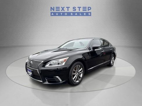 Used 2013 Lexus LS 460 AWD w/ Comfort Pkg image 3
