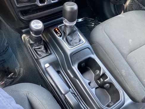 Used 2023 Jeep Gladiator Sport AWD/4WD image 33